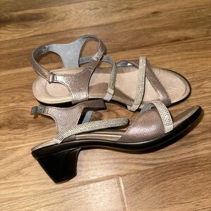 Naot innovate sandals